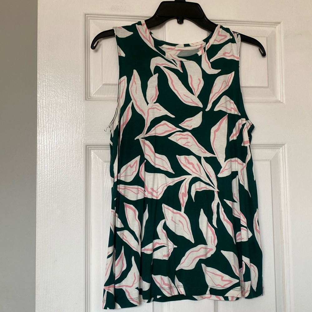 Nine West tank